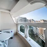 La Luxury Golden Sands