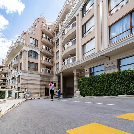 La Luxury Apartment