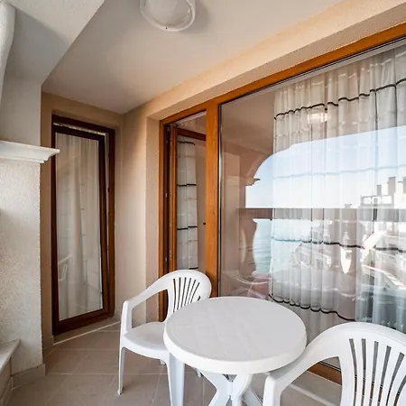 La Luxury Apartment Golden Sands