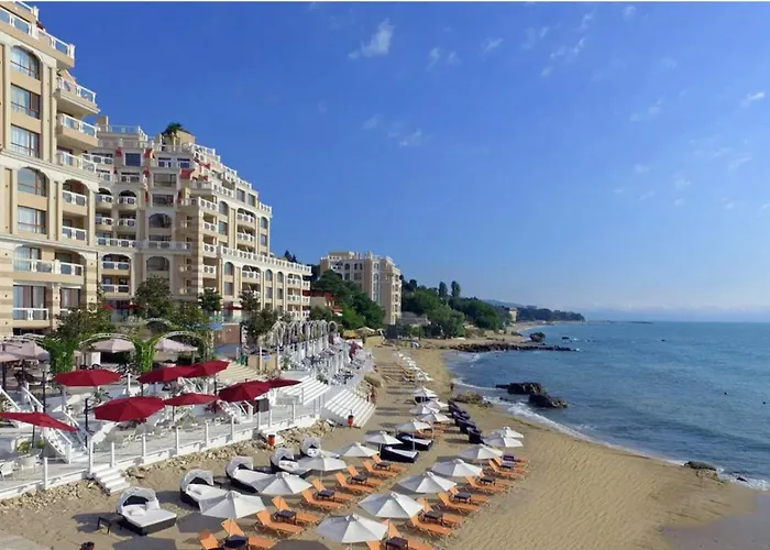 La Luxury Апартамент *